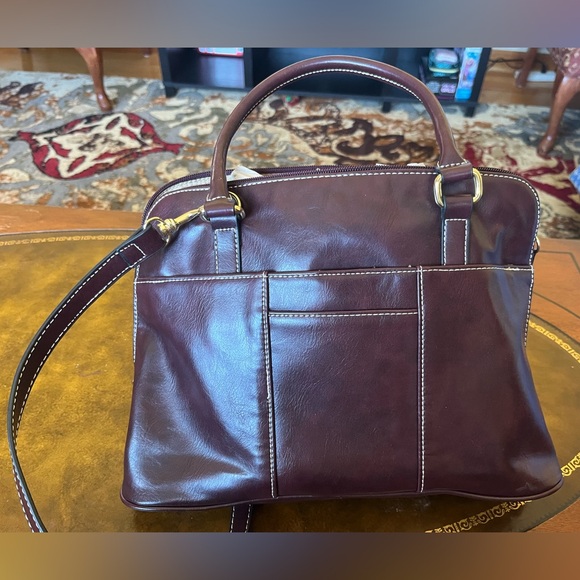 Elegant Leather Bag - Picture 2 of 4